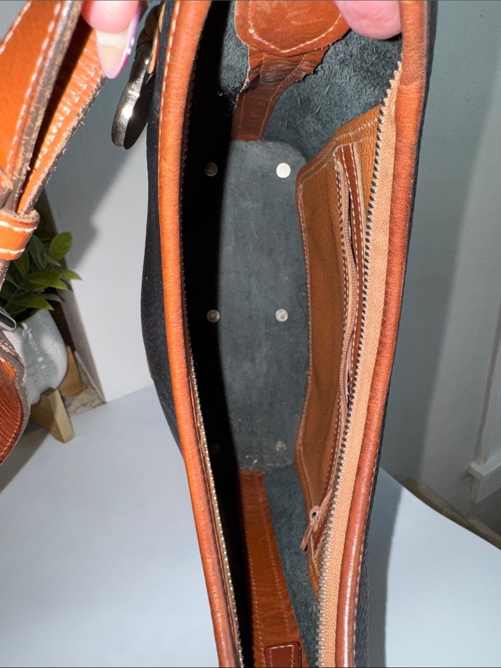 Dooney & Bourke All Weather Leather Hobo Shoulder Bag R151Q - Picture 10 of 11